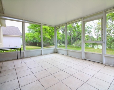 527 Emerald Cove Loop - Photo Thumbnail 11