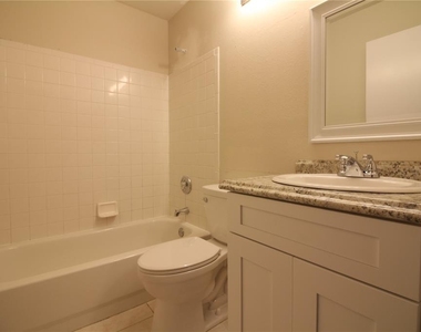 527 Emerald Cove Loop - Photo Thumbnail 10