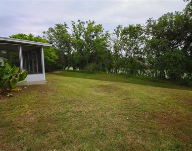 527 Emerald Cove Loop - Photo Thumbnail 12