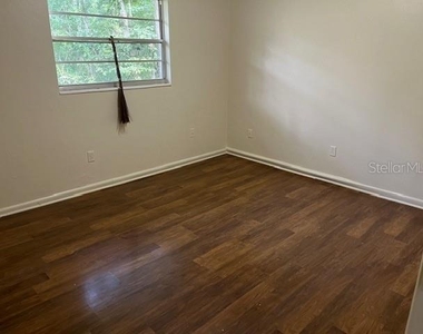 4921 Nw 37th Drive - Photo Thumbnail 9
