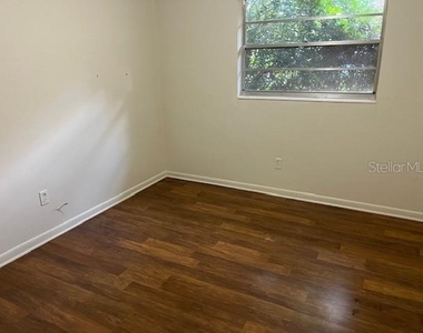 4921 Nw 37th Drive - Photo Thumbnail 7