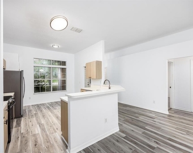 6106 Sw 85th Street - Photo Thumbnail 3