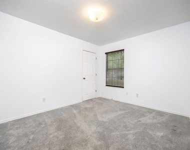 6106 Sw 85th Street - Photo Thumbnail 10