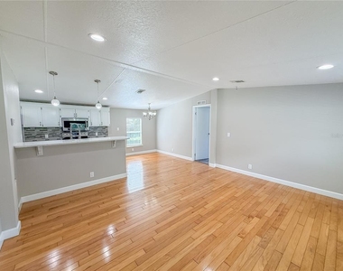 13708 Palm Drive - Photo Thumbnail 4