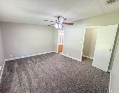 13708 Palm Drive - Photo Thumbnail 11