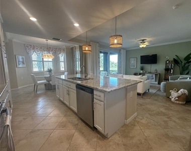 14051 Heritage Landing Boulevard - Photo Thumbnail 8