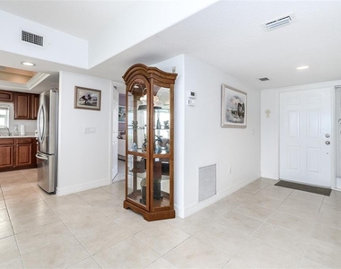 101 N Marion Court - Photo Thumbnail 6