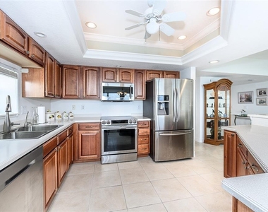 101 N Marion Court - Photo Thumbnail 19
