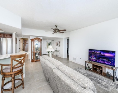 101 N Marion Court - Photo Thumbnail 15
