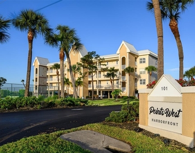101 N Marion Court - Photo Thumbnail 2