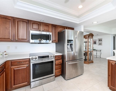 101 N Marion Court - Photo Thumbnail 18