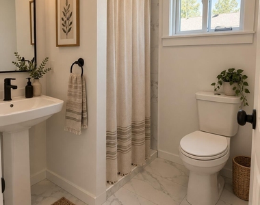 206 Oak Street - Photo Thumbnail 3