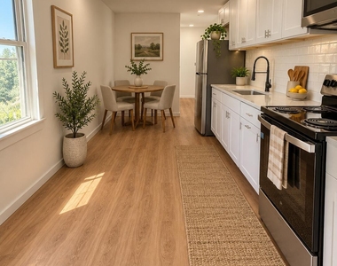 206 Oak Street - Photo Thumbnail 1