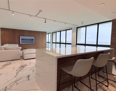3301 Bayshore Boulevard - Photo Thumbnail 5
