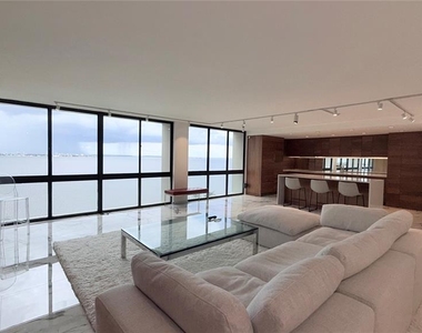 3301 Bayshore Boulevard - Photo Thumbnail 2