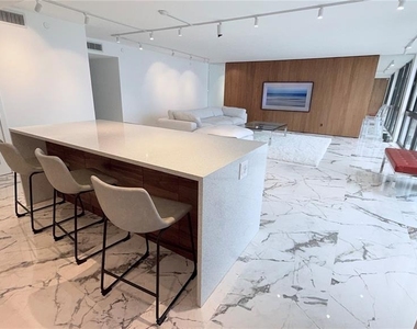 3301 Bayshore Boulevard - Photo Thumbnail 6