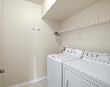 1020 Villagio Circle - Photo Thumbnail 24