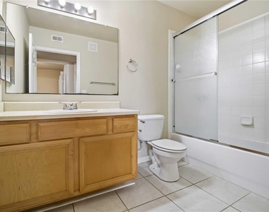 1020 Villagio Circle - Photo Thumbnail 20