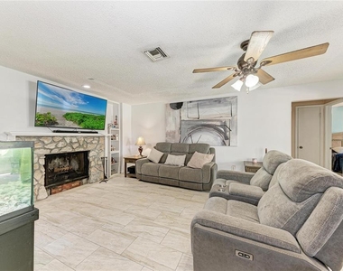 1520 Sunnyhills Drive - Photo Thumbnail 4