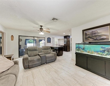 1520 Sunnyhills Drive - Photo Thumbnail 2