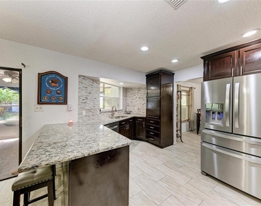1520 Sunnyhills Drive - Photo Thumbnail 7