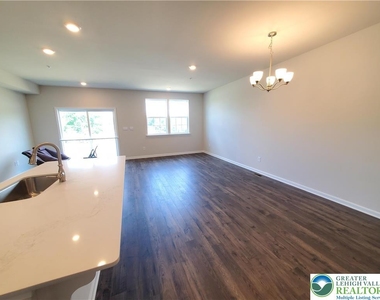 1081 Turnstone Drive - Photo Thumbnail 10