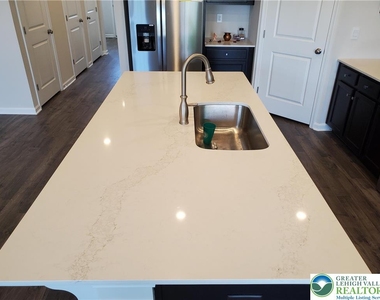1081 Turnstone Drive - Photo Thumbnail 5