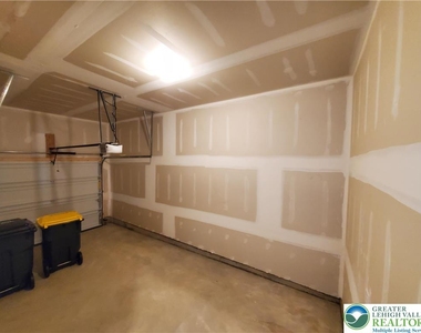 1081 Turnstone Drive - Photo Thumbnail 12