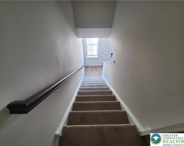 1081 Turnstone Drive - Photo Thumbnail 34