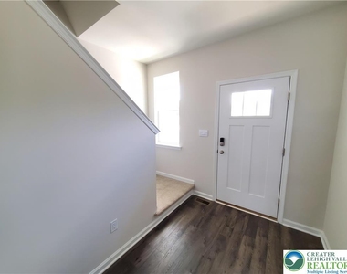 1081 Turnstone Drive - Photo Thumbnail 18