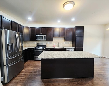 356 Redclover Lane - Photo Thumbnail 10