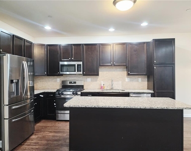 356 Redclover Lane - Photo Thumbnail 8