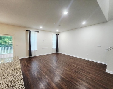 356 Redclover Lane - Photo Thumbnail 4