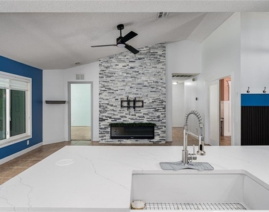 4008 Kingsfield Drive - Photo Thumbnail 10