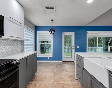 4008 Kingsfield Drive - Photo Thumbnail 9