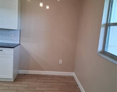 7231 W Country Club Drive N - Photo Thumbnail 7