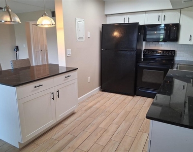 7231 W Country Club Drive N - Photo Thumbnail 5