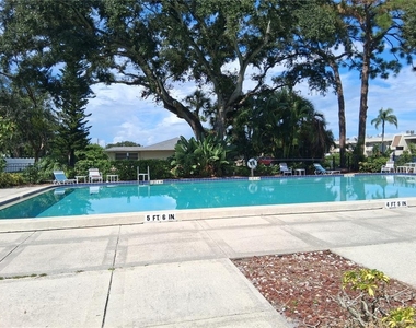 7231 W Country Club Drive N - Photo Thumbnail 24