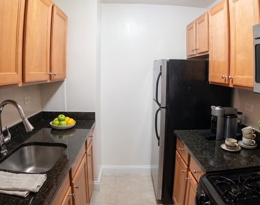 3333 Broadway - Photo Thumbnail 1