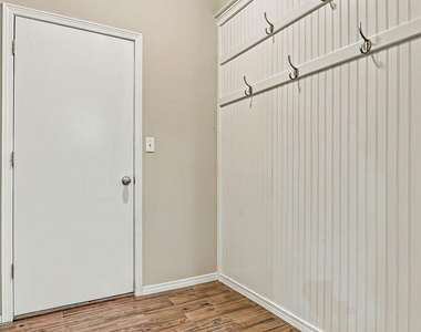 14832 Orsten Artis Avenue - Photo Thumbnail 8