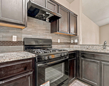 14832 Orsten Artis Avenue - Photo Thumbnail 13