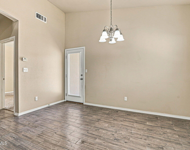 14832 Orsten Artis Avenue - Photo Thumbnail 16