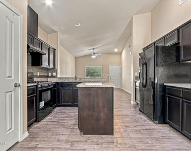 14832 Orsten Artis Avenue - Photo Thumbnail 14