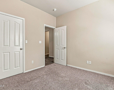 14832 Orsten Artis Avenue - Photo Thumbnail 26