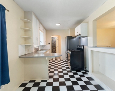 137 Anita Circle - Photo Thumbnail 8