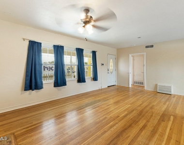 137 Anita Circle - Photo Thumbnail 7