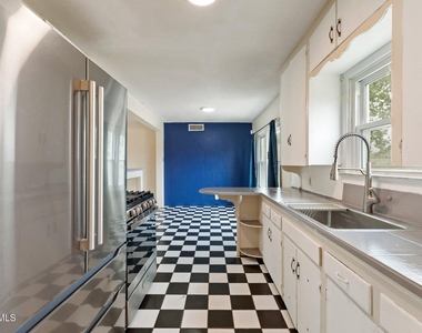 137 Anita Circle - Photo Thumbnail 1