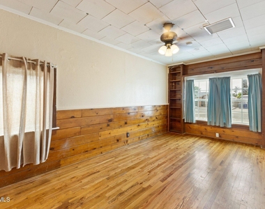 137 Anita Circle - Photo Thumbnail 6