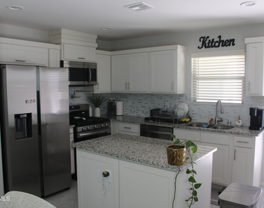 640 Paseo Dulce Avenue - Photo Thumbnail 4