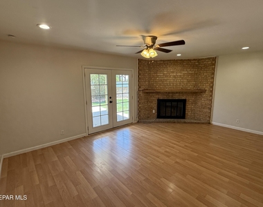 7201 Armistad Avenue - Photo Thumbnail 8